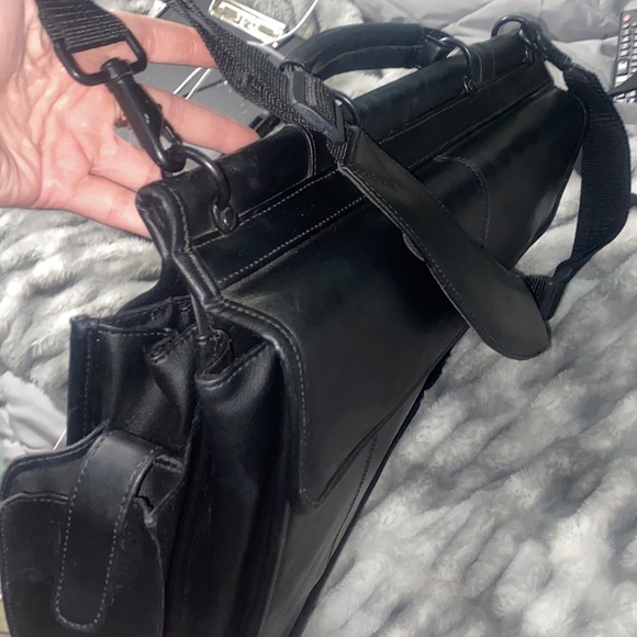 NWOT Soft black leather Shoulder Computer Briefcase Work / School Bag - Picture 7 of 16